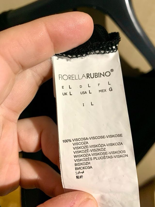 Abito nero con pizzo