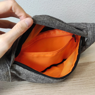 Riñonera gris deportiva