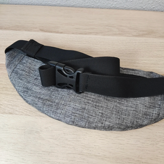 Riñonera gris deportiva