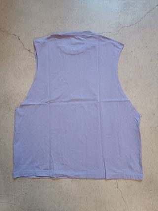 Camiseta lila tirantes HM. Talla XL 