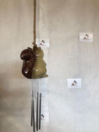 Pendaglio giardino scoiattolo in ceramica stile sh