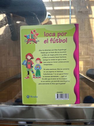 Libro: Kika superbruja. loca por el fútbol