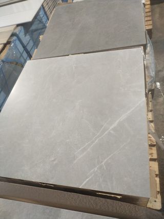 Gran almacén de gres y porcelánico