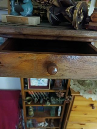 Estantería rústica con dos cajones 