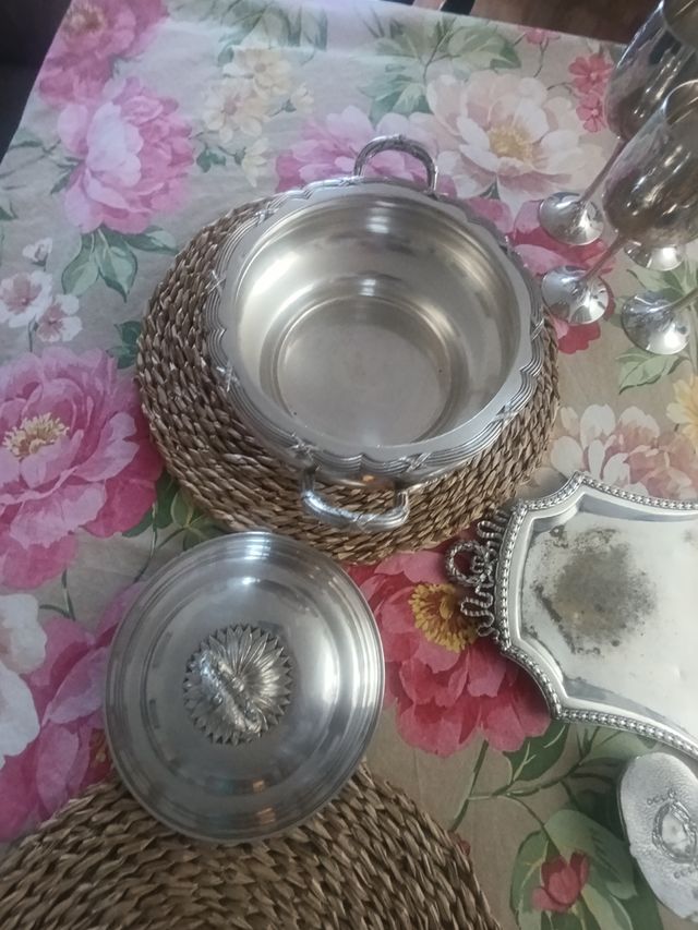 Objetos bañados en plata 