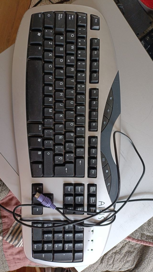 Tastiere Airis (connessione PS2)