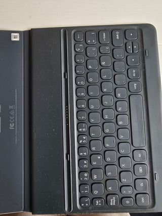 Tablet Galaxy TAB 3 SAMSUNG y TECLADO