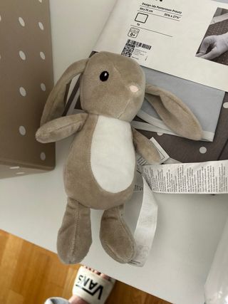 Edredon+almohada+cambiador+ caja+peluche bebé ikea