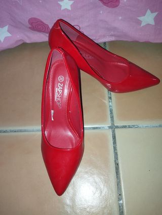 Tacones rojos elegantes talla 36 