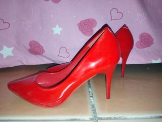 Tacones rojos elegantes talla 36 