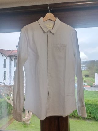 Camisa blanca de Stradivarius 