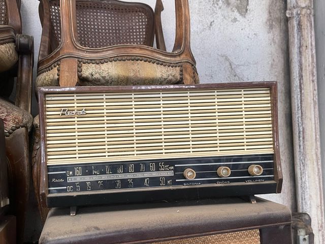 Radio antiga René