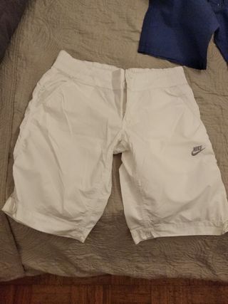 Jeans corti Nike bianchi elastici nuovi