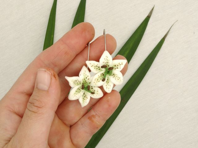 Pendientes de lirios