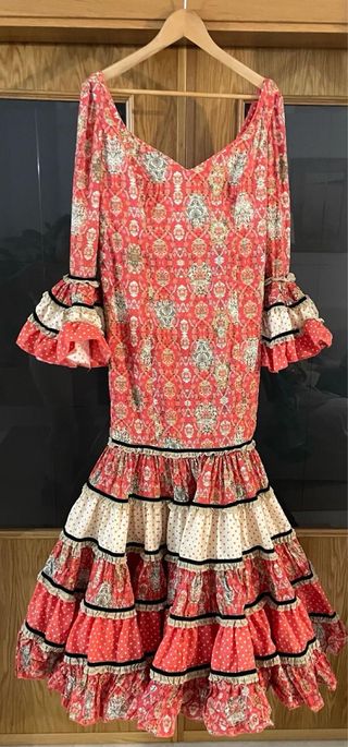 Traje de flamenca estampado coral
