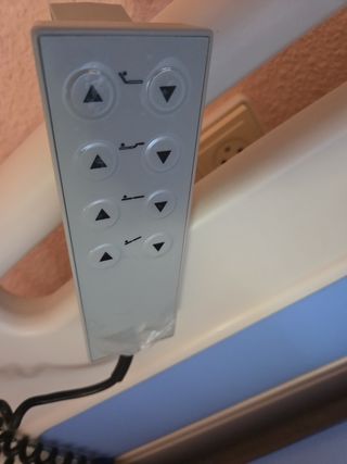 Cama articulada de hospital