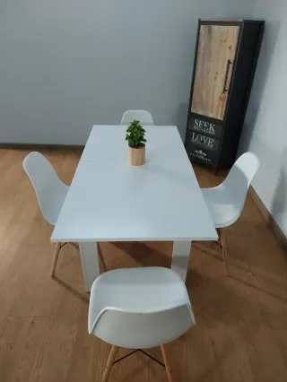 mesa extensible blanco + 4 sillas comedor,cocina