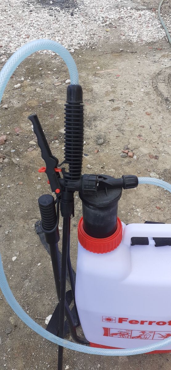 Mochila para echar líquido ferrotech