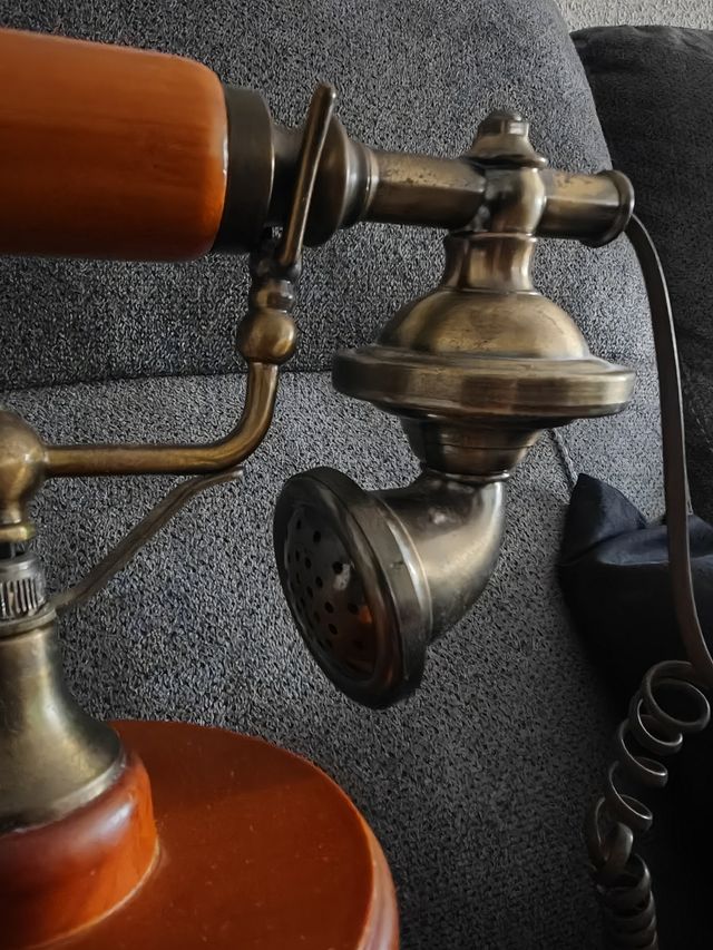 Teléfono antiguo