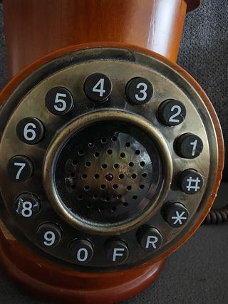 Teléfono antiguo