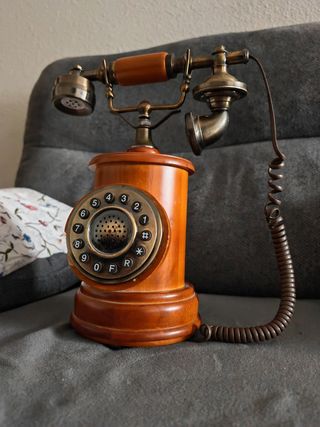 Teléfono antiguo