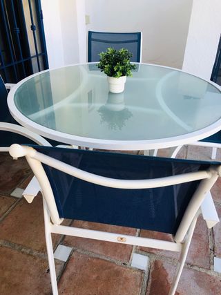 JUEGO MESA Y 4 SILLAS AZUL MARCA KETTAL