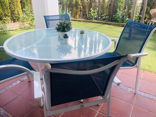 JUEGO MESA Y 4 SILLAS AZUL MARCA KETTAL