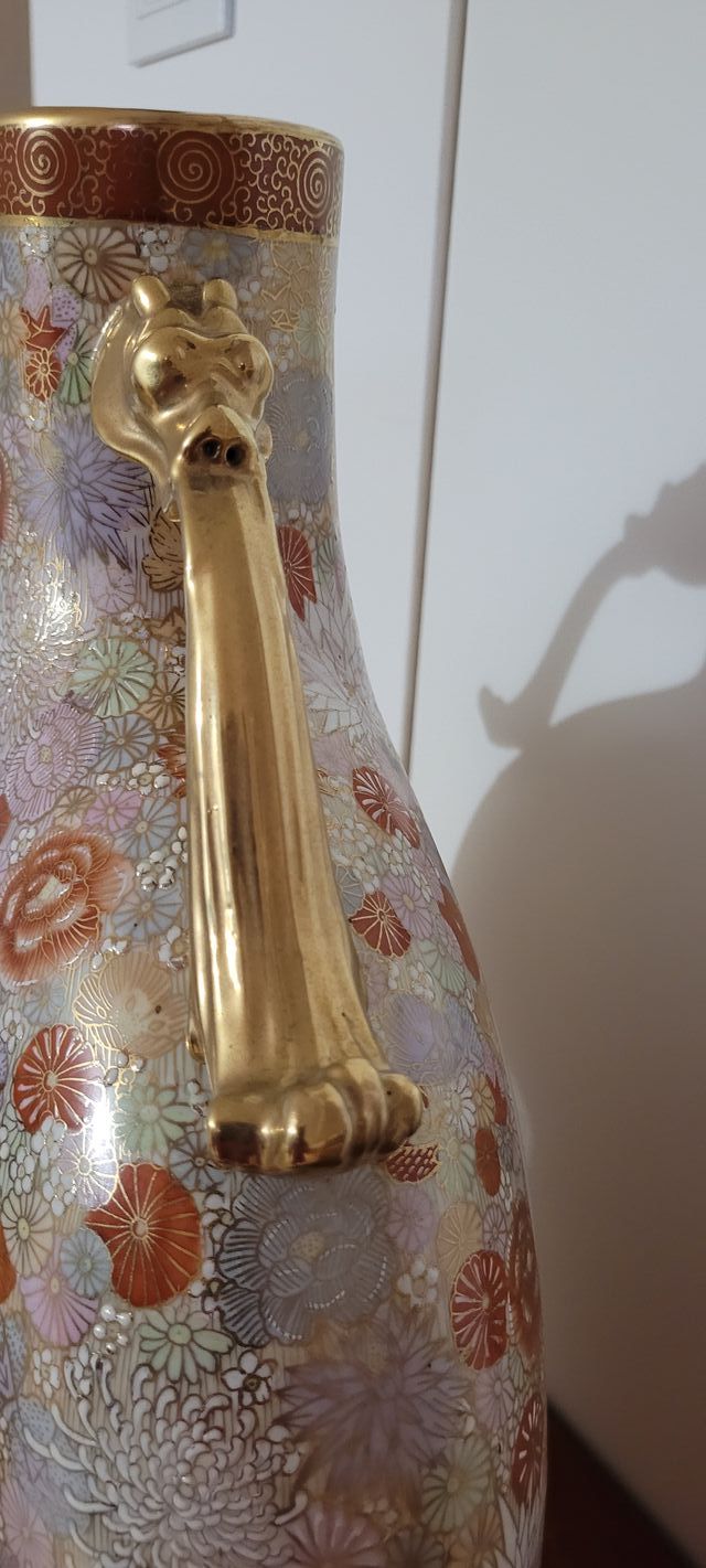 Vaso Cinese dalla forma schiacciata