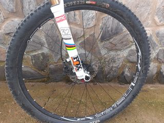 Bicicletta BMC in carbonio rigida in vendita