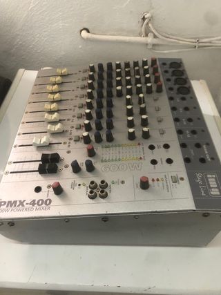 Mesa de mezclas activa 600 wt