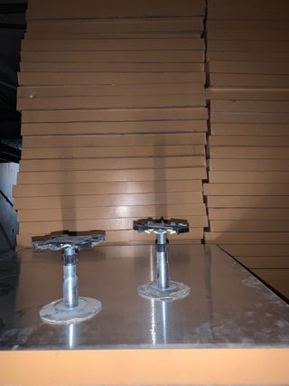 Suelo técnico haya – 227 m2 + 2.000 plots – 3.000€