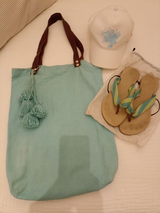 Bolso hombro + chanclas Cortefiel n° 40