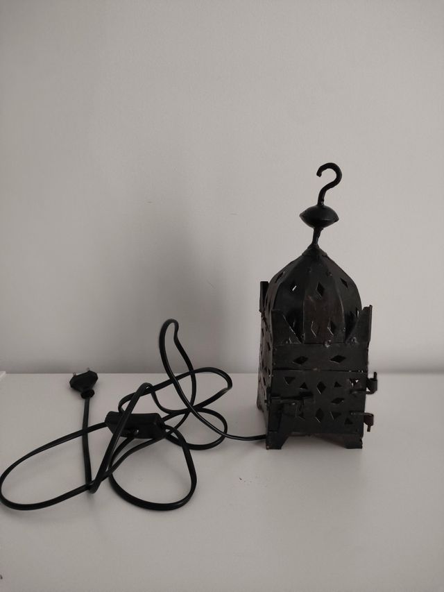 Farol de forja artesanal