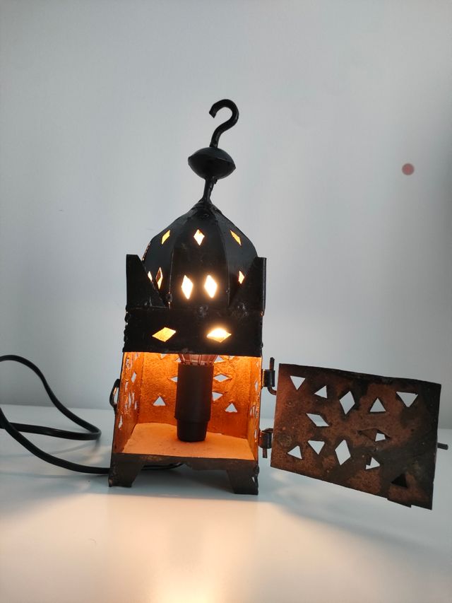 Farol de forja artesanal