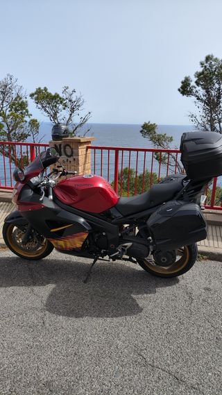 Triumph Sprint ST 1050