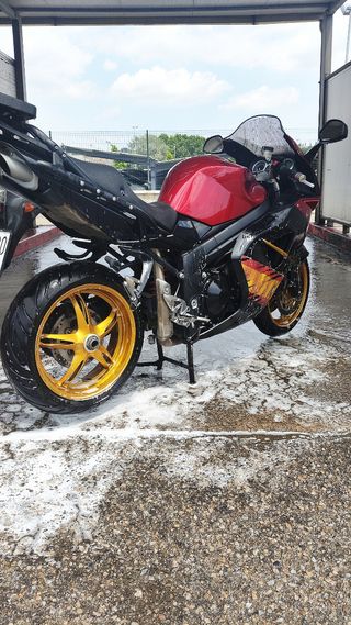 Triumph Sprint ST 1050