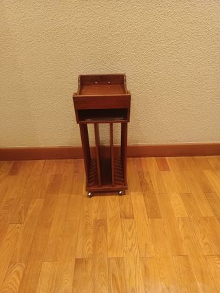 Mueble auxiliar revistero