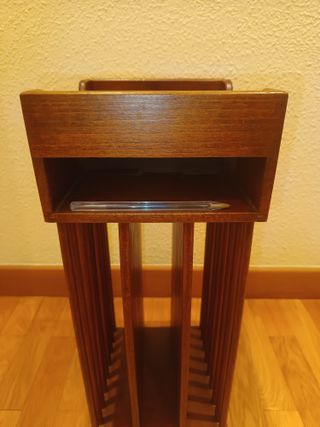 Mueble auxiliar revistero