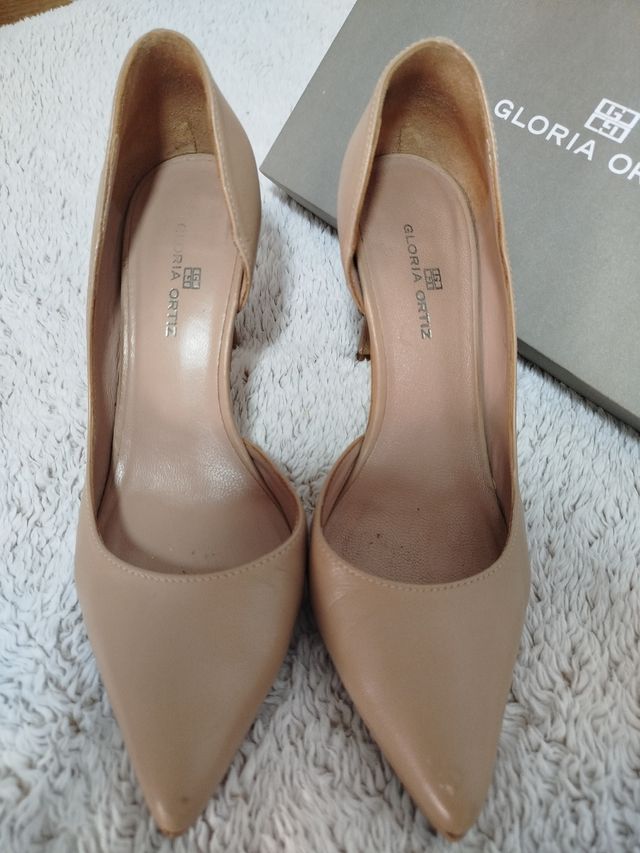 Zapatos núm. 36. Gloria Ortiz.