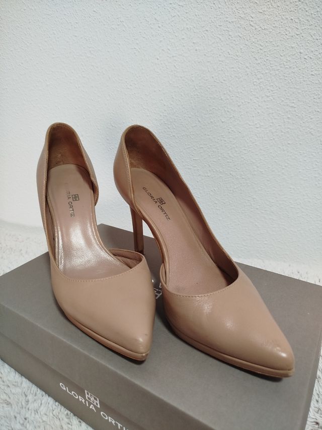 Zapatos núm. 36. Gloria Ortiz.