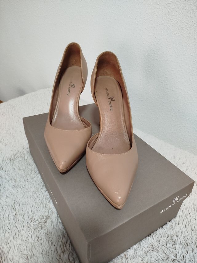 Zapatos núm. 36. Gloria Ortiz.