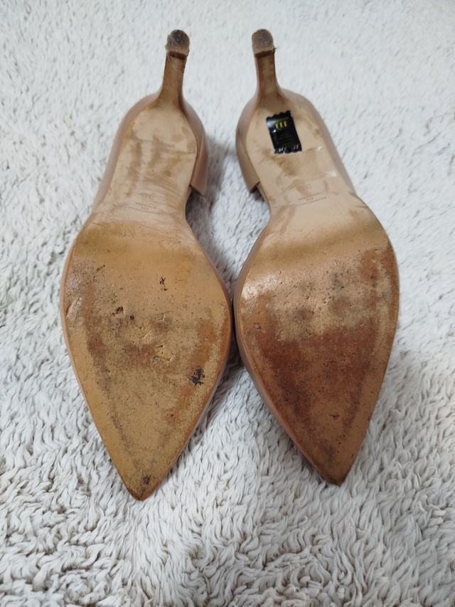 Zapatos núm. 36. Gloria Ortiz.