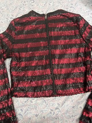 Blusa corta de lentejuelas de Zara talla M