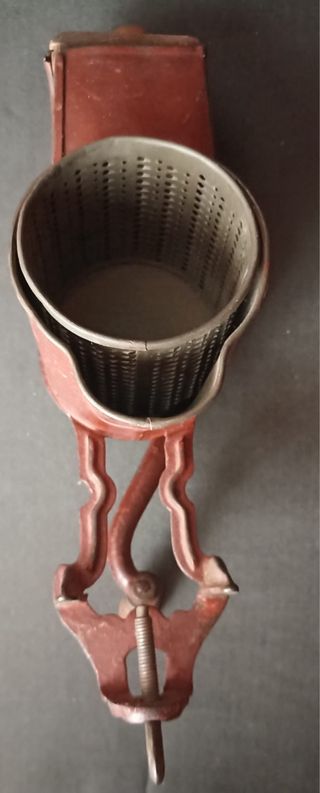 Antiguo rallador/picador REGINA