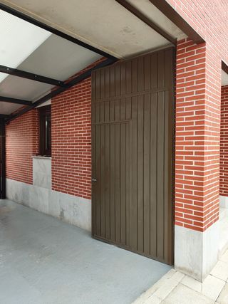 Trasera Galvanizada Marrón 