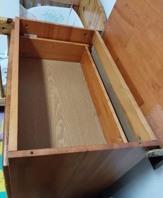 Mueble cambiador bebé, de pino.