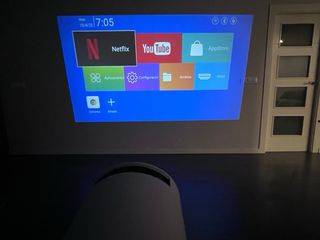 MINI PROYECTOR MAGCUBIC HY300 y funda d transporte