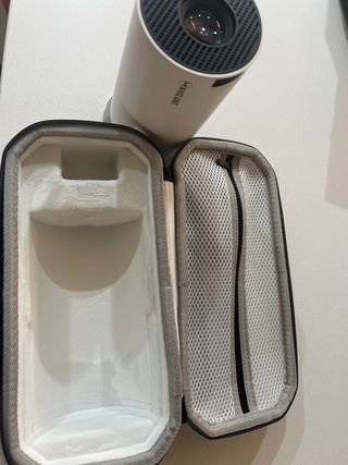 MINI PROYECTOR MAGCUBIC HY300 y funda d transporte