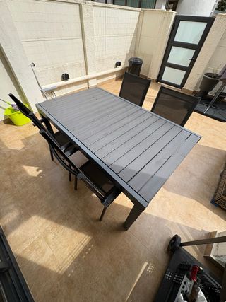 Mesa jardin y sillas 
