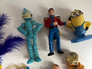 Lote de figuras, muñecos y otros